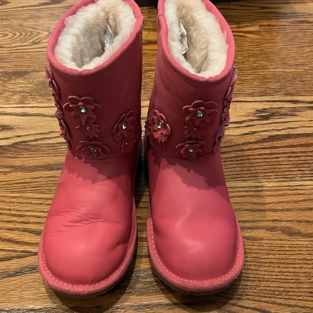 UGG Australia Classic Short II Pink Petal Pull-On Suede Leather Boots Size 3